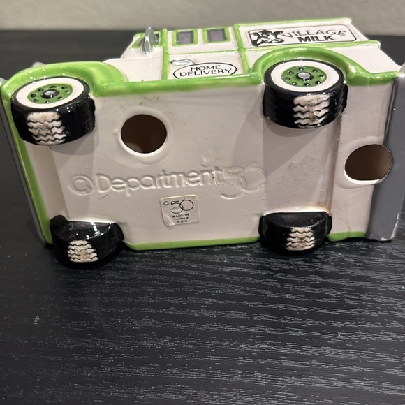 Department 56 Charming Village Milk Delivery Truck Figurine - Picture 5 of 5